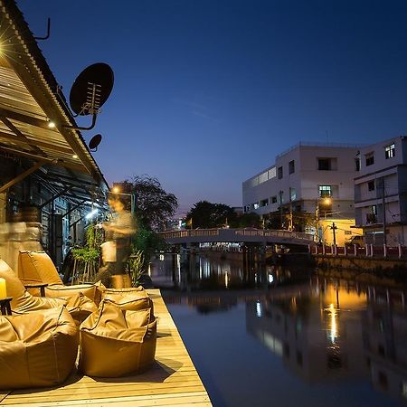 Canale Hostel Bangkok Exteriör bild