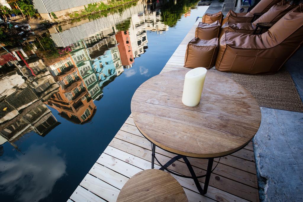 Canale Hostel Bangkok Exteriör bild
